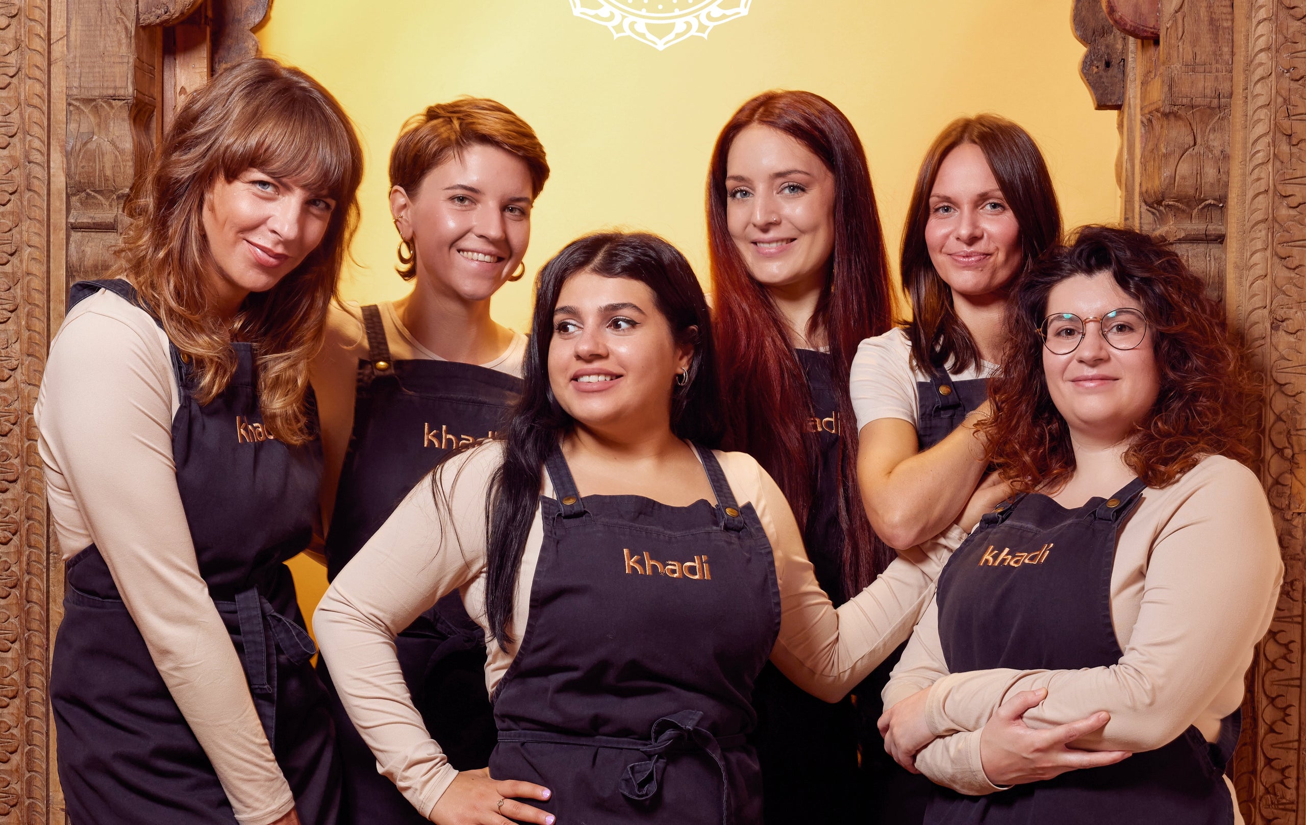 Khadi Color Crew – Teamdarstellung Khadi Color Crew – Teamdarstellung
