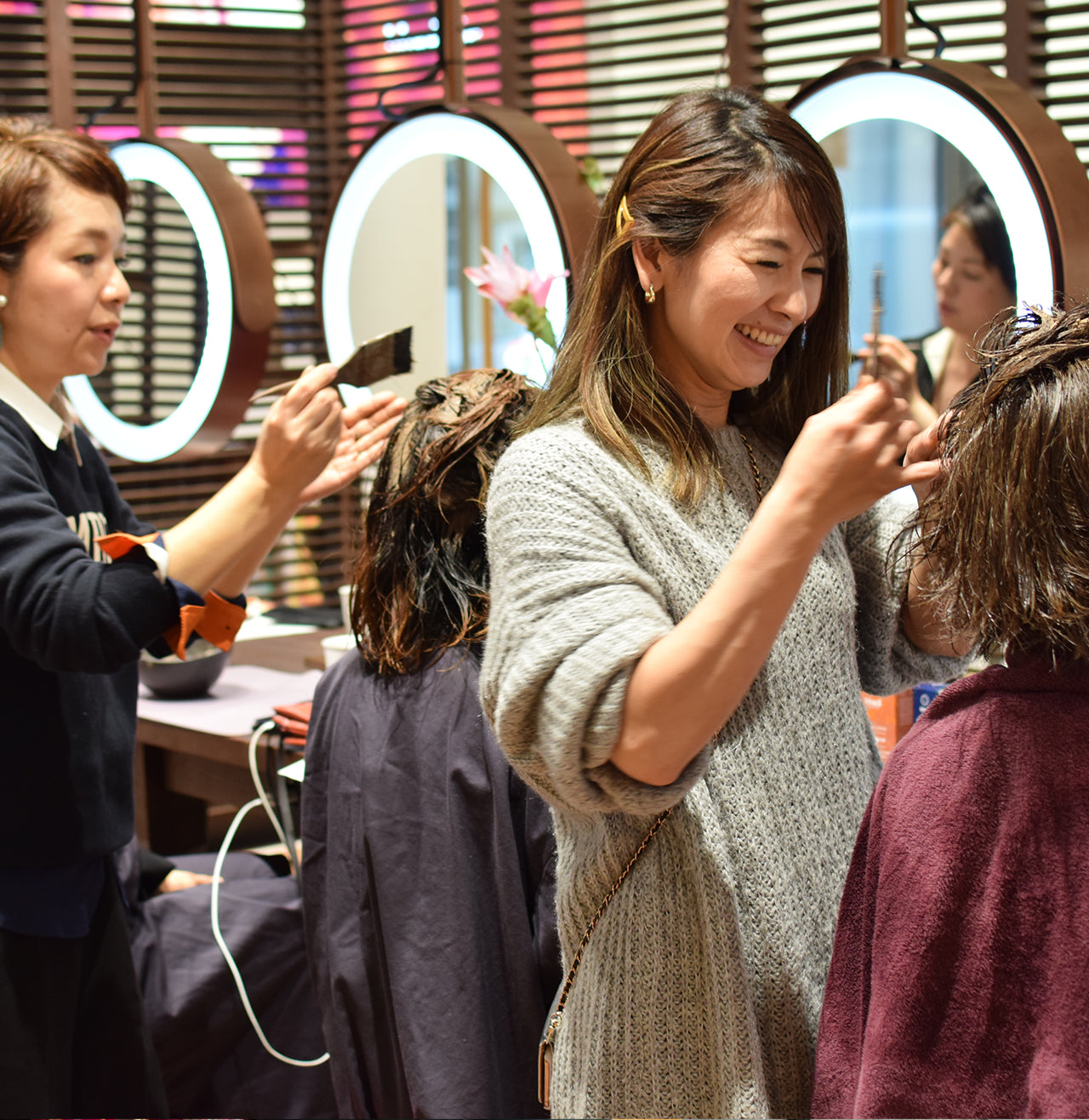 Bild von Japan Friseure und Händler von Khadi Bild von Japan Friseure und Händler von Khadi