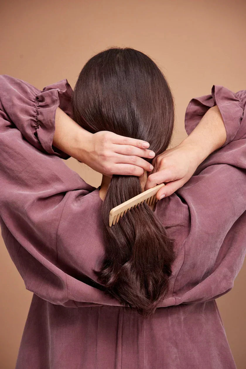 ¿Cómo aplico el tinte vegetal para el cabello khadi?