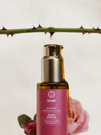 Imagen de ingredientes usados en el aceite capilar Rose Repair