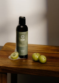 Gel de ducha indian Amla de khadi, Imagen ilustrativa con ingredientes.