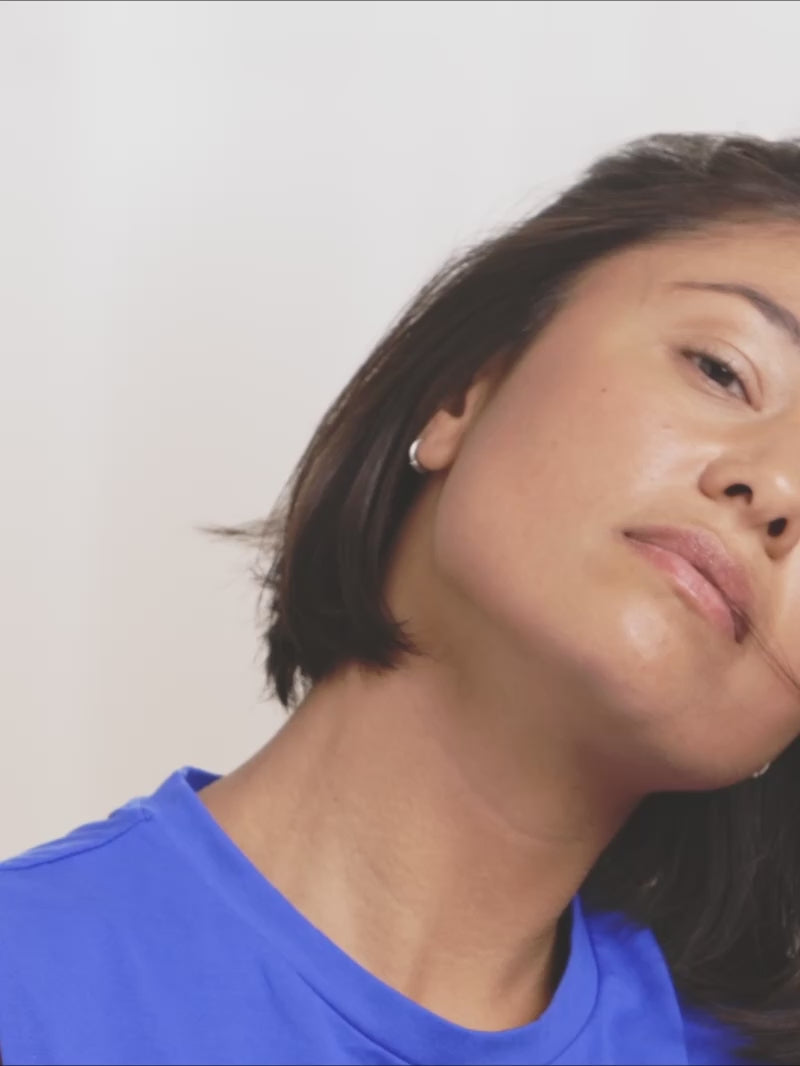 Video von Model mit schwarzem Haar, Khadi Pflanzenhaarfarbe